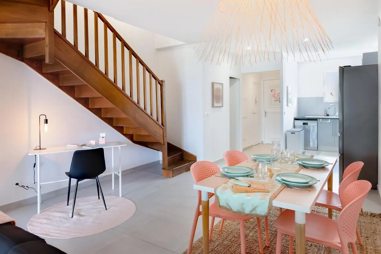 Villa Flamingo, Beautiful 2 Bedroom House - 1 Min From The Beach! Orient Bay Prázdninový dům