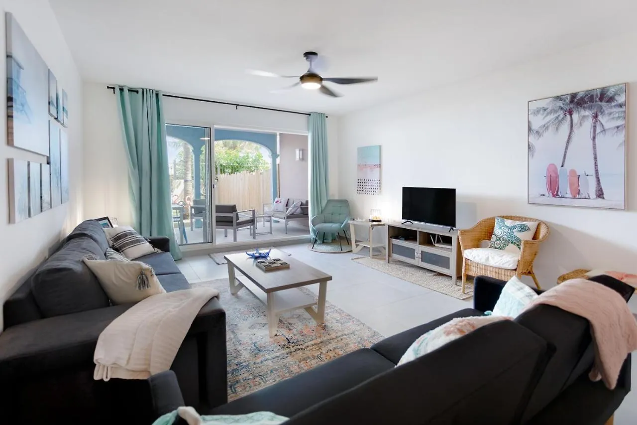 Villa Flamingo, Beautiful 2 Bedroom House - 1 Min From The Beach! Orient Bay 0*,